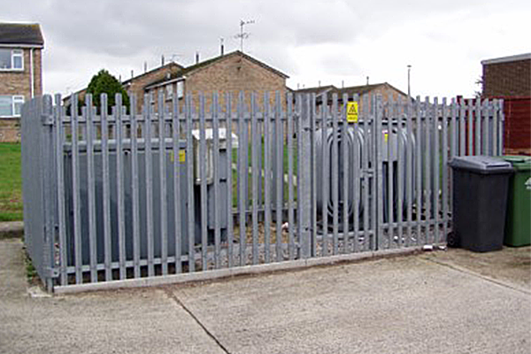 Image of external fencing around an SSEN substation