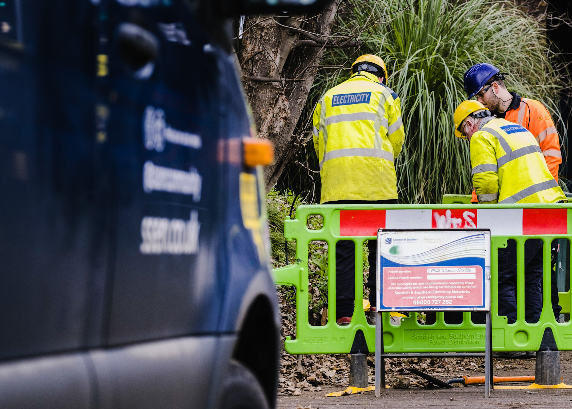 An SSEN team carrying out works on underground power lines