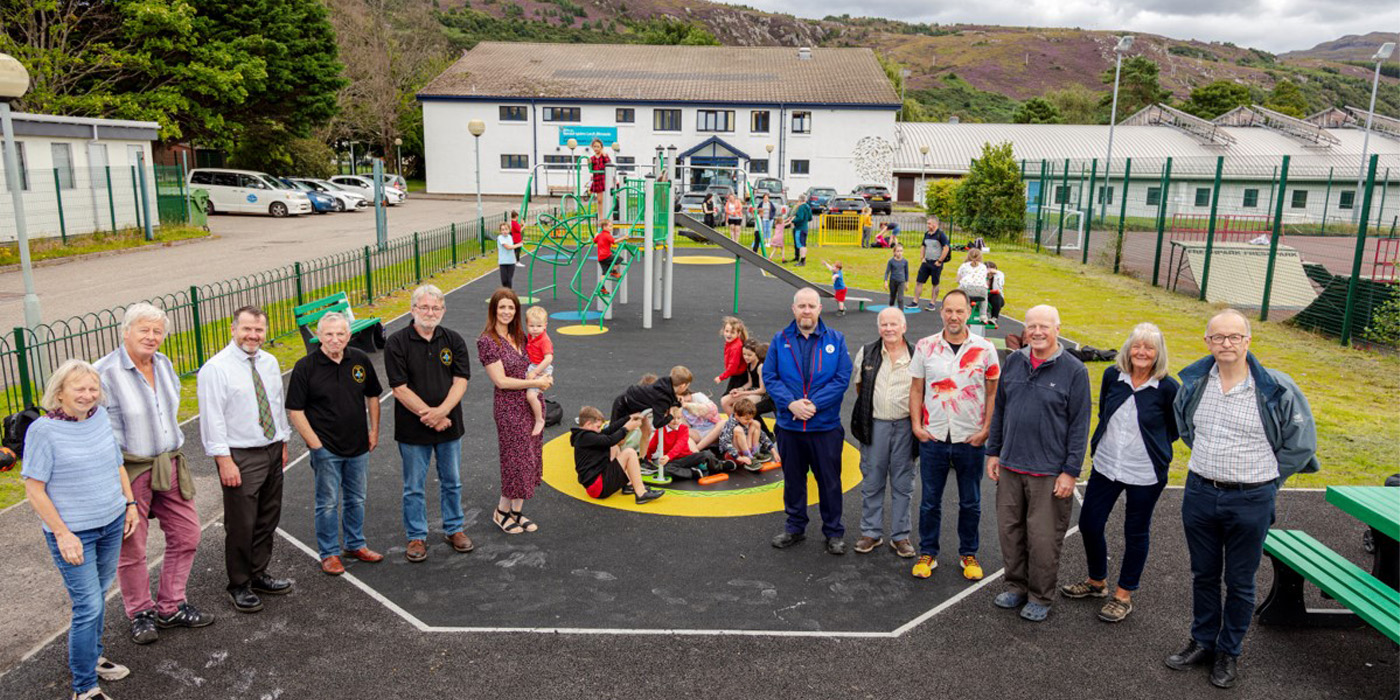 Ullapool’s resurgent Quay Street play park is bringing everyone together like its predecessor from years gone by, with children enjoying the new equipment and parents welcoming the park as an ideal meet-up point on the school run.