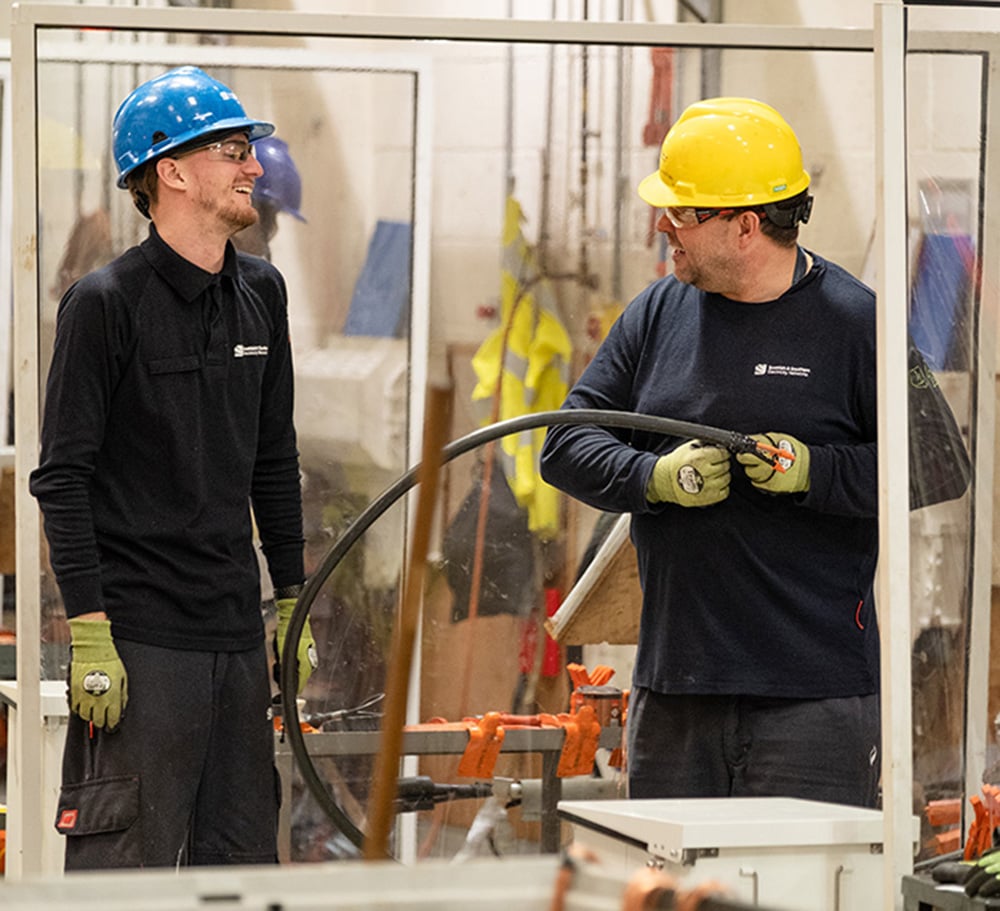 SSEN colleagues taking part in cable jointing training at Thatcham Training School