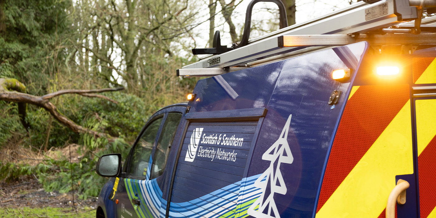 SSEN Van at tree down