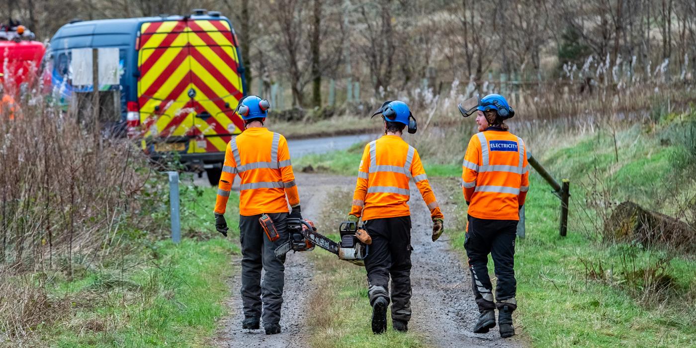An SSEN team and vehicle working out on location to restore supplies