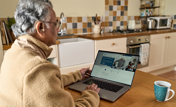 Customer signing up to PSR